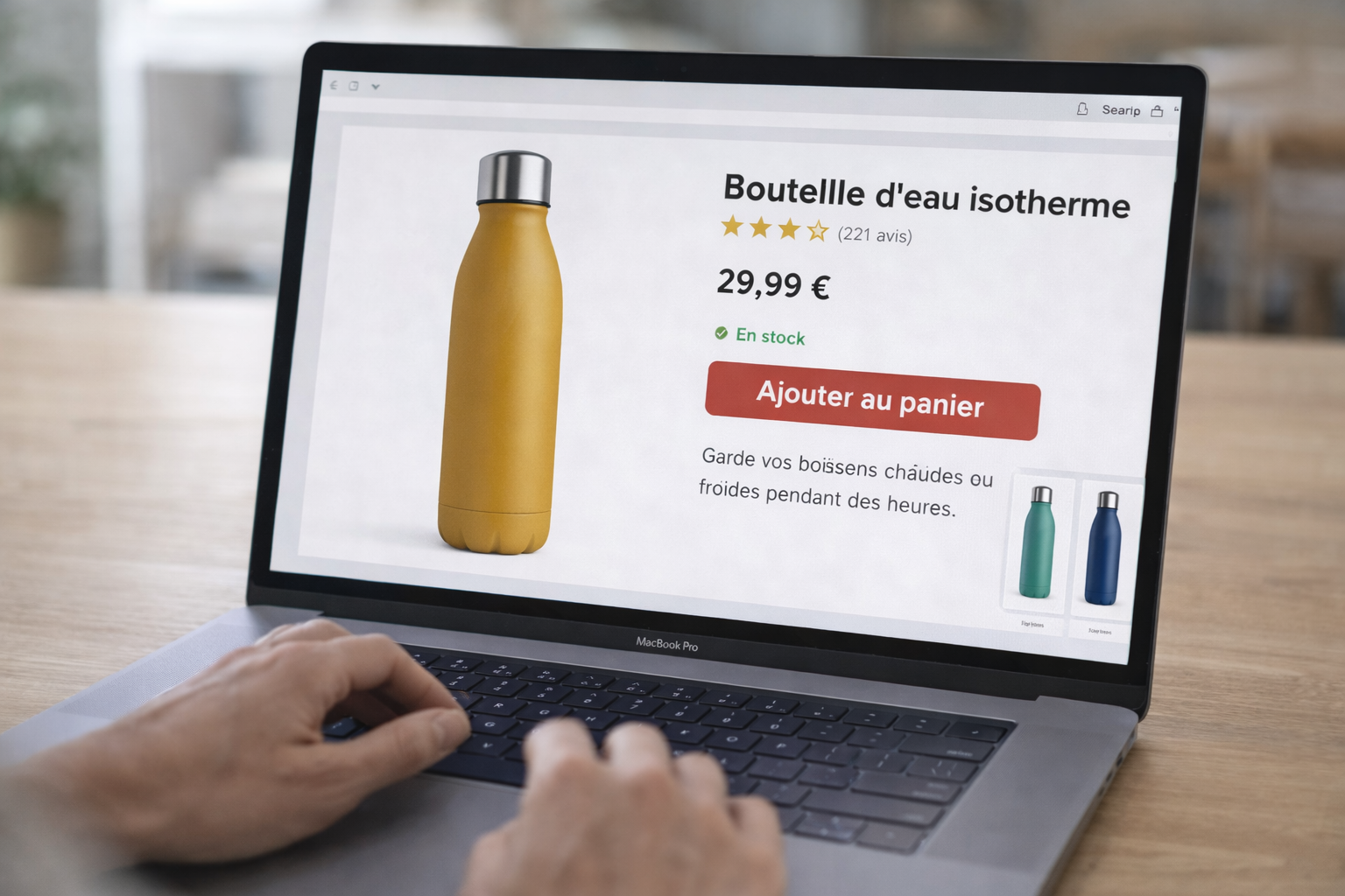 Page produit e-commerce affichant une bouteille d’eau isotherme, prix, avis clients et bouton d’ajout au panier